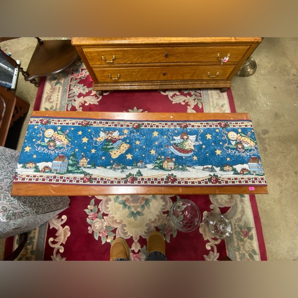 Table runner - Picture 1 of 3